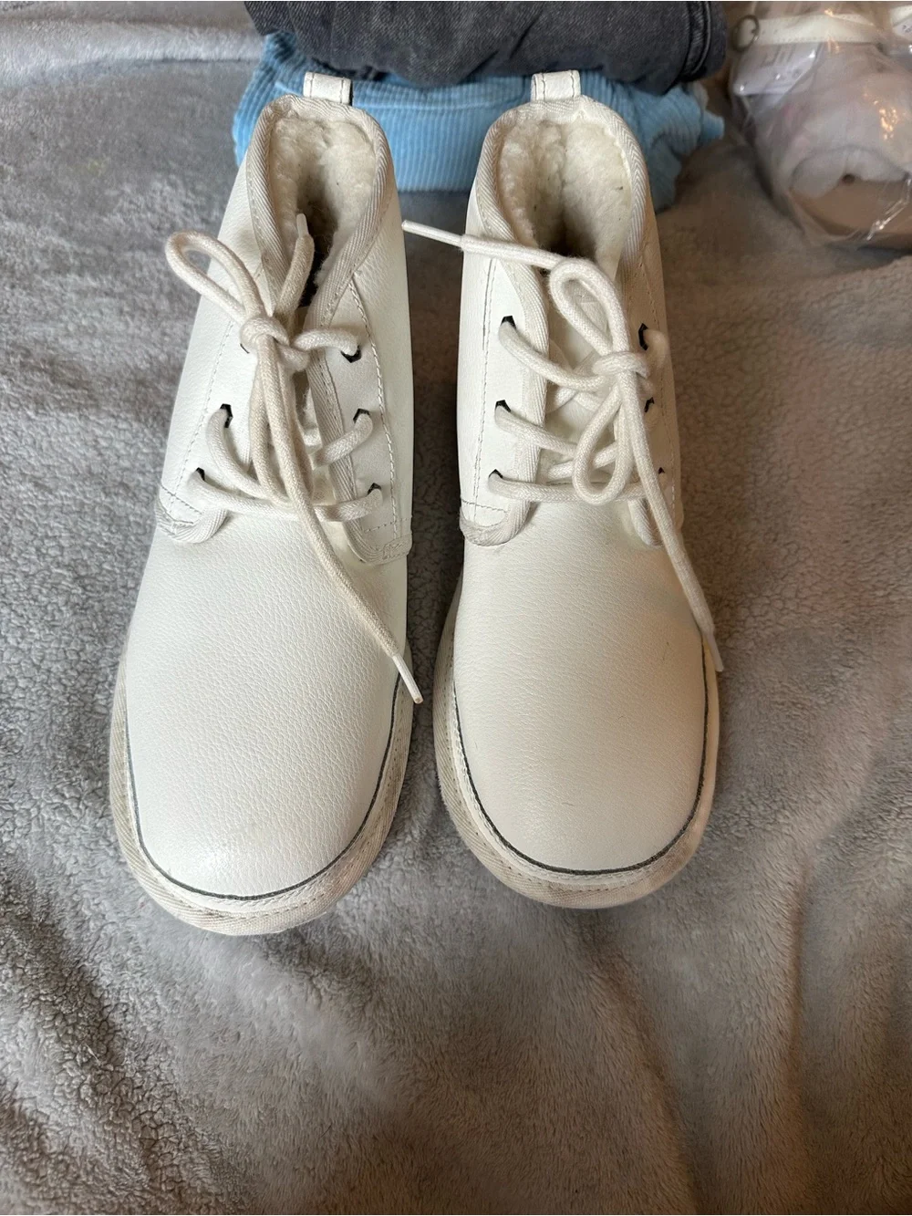 UGG Kids Off-White Lace-Up Shearling Boots